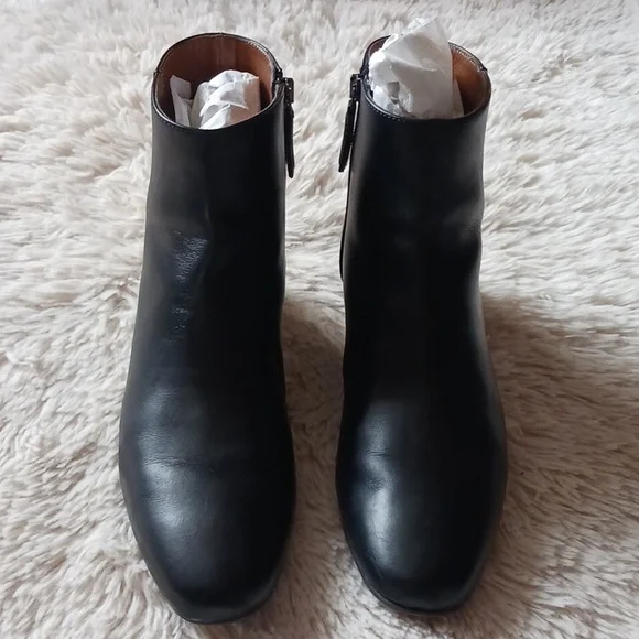 Aquatalia Women's Black Ankle Boots Size 10 "Ulyssaa" - Picture 4 of 5